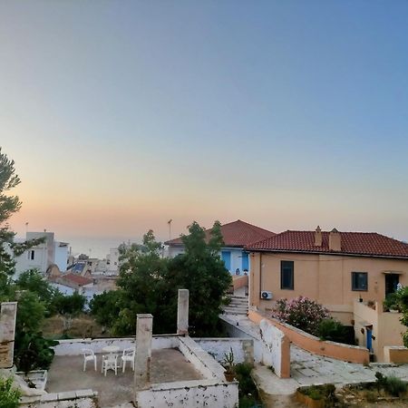 Οικογένειακο Διαμέρισμα Με Θέα 2 Chrissi Akti Chania Exterior foto